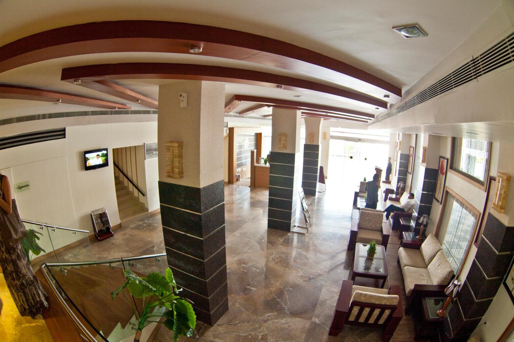 Paramount Tower Кожикод Екстериор снимка