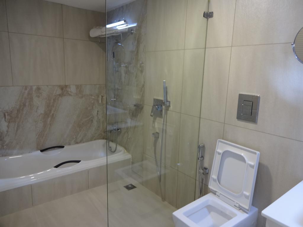 Paramount Tower Кожикод Екстериор снимка